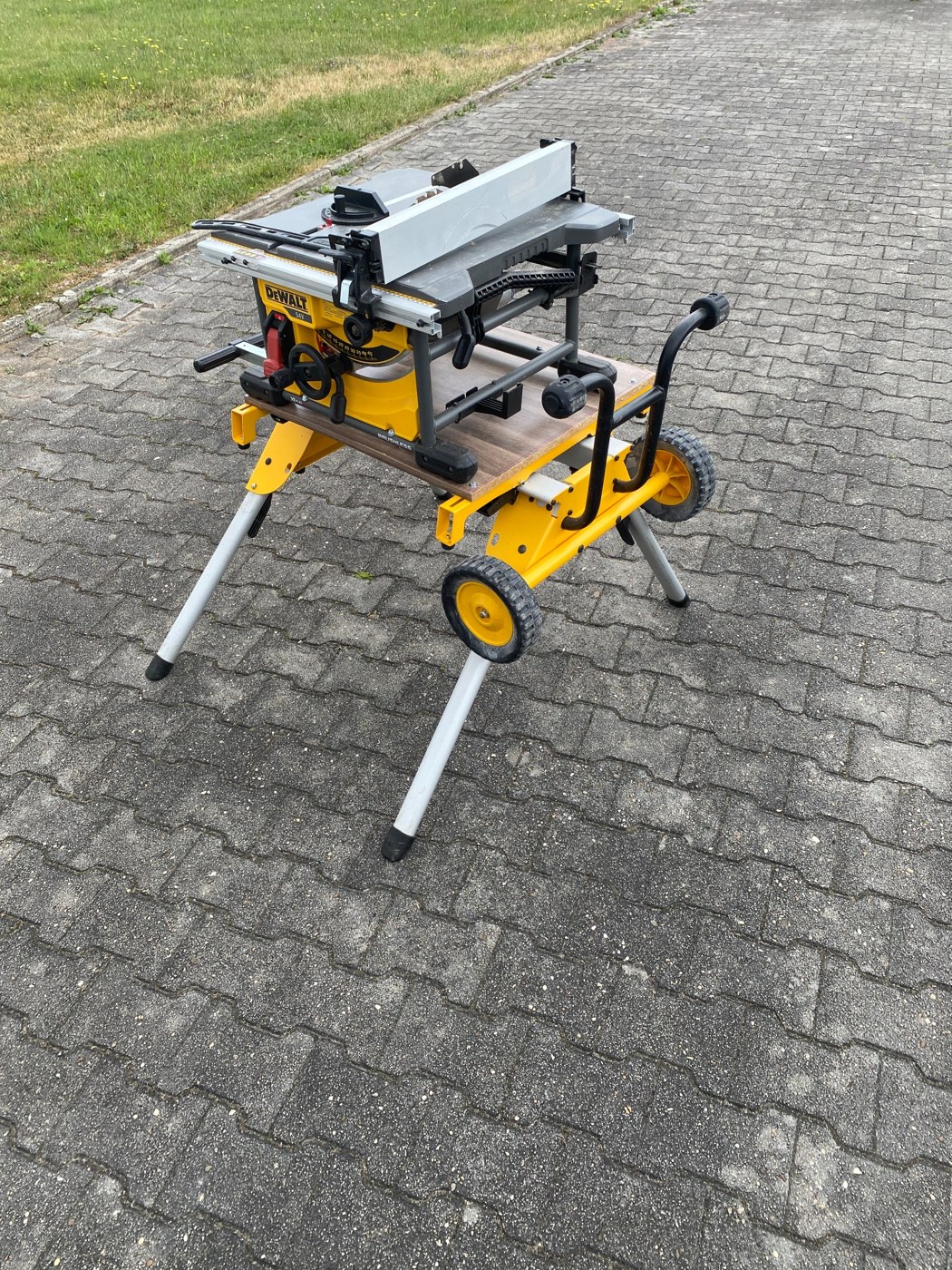 DeWalt 54V FlexVolt Akku-Tischkreissäge Foto