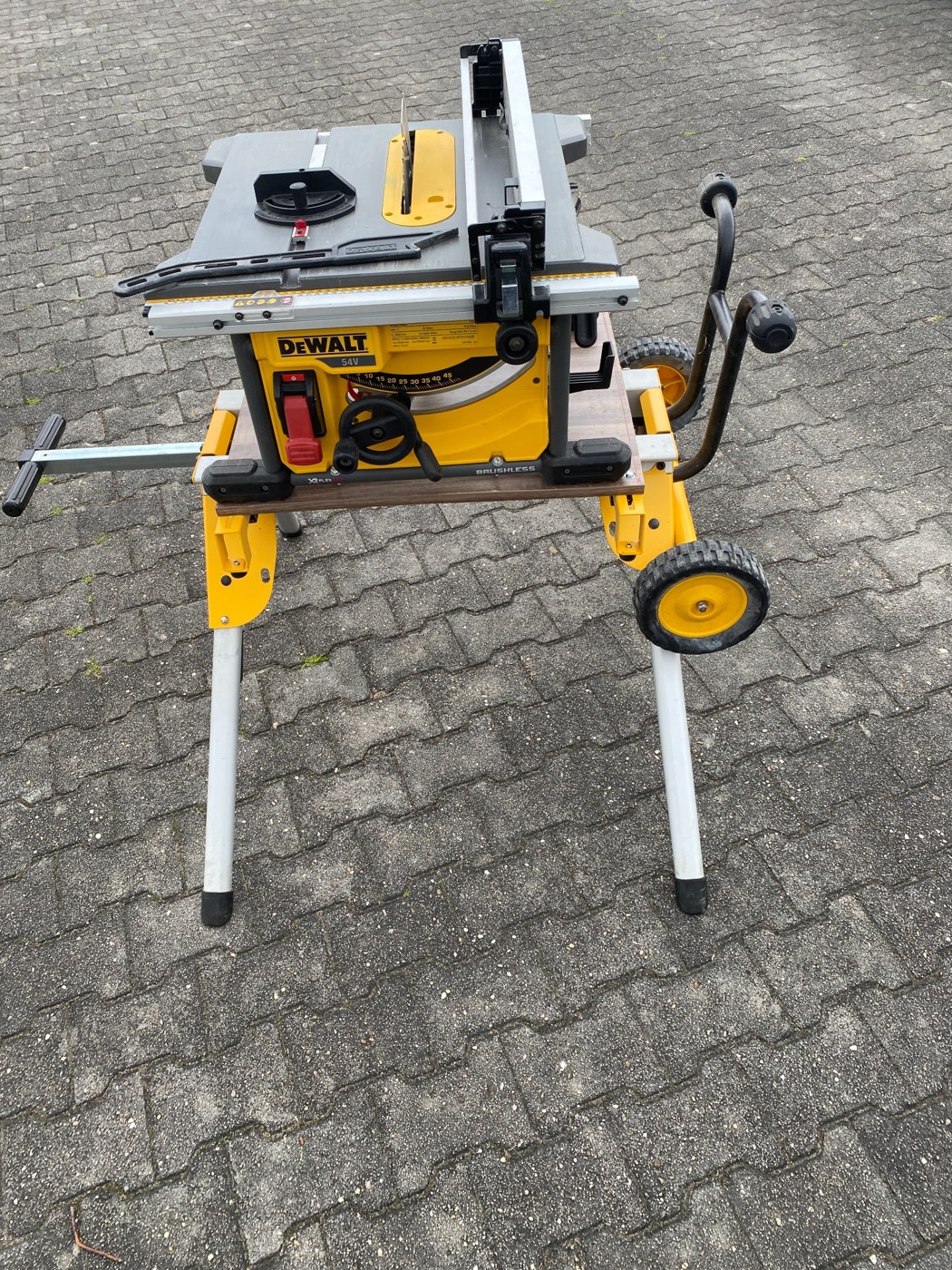 DeWalt 54V FlexVolt Akku-Tischkreissäge Foto