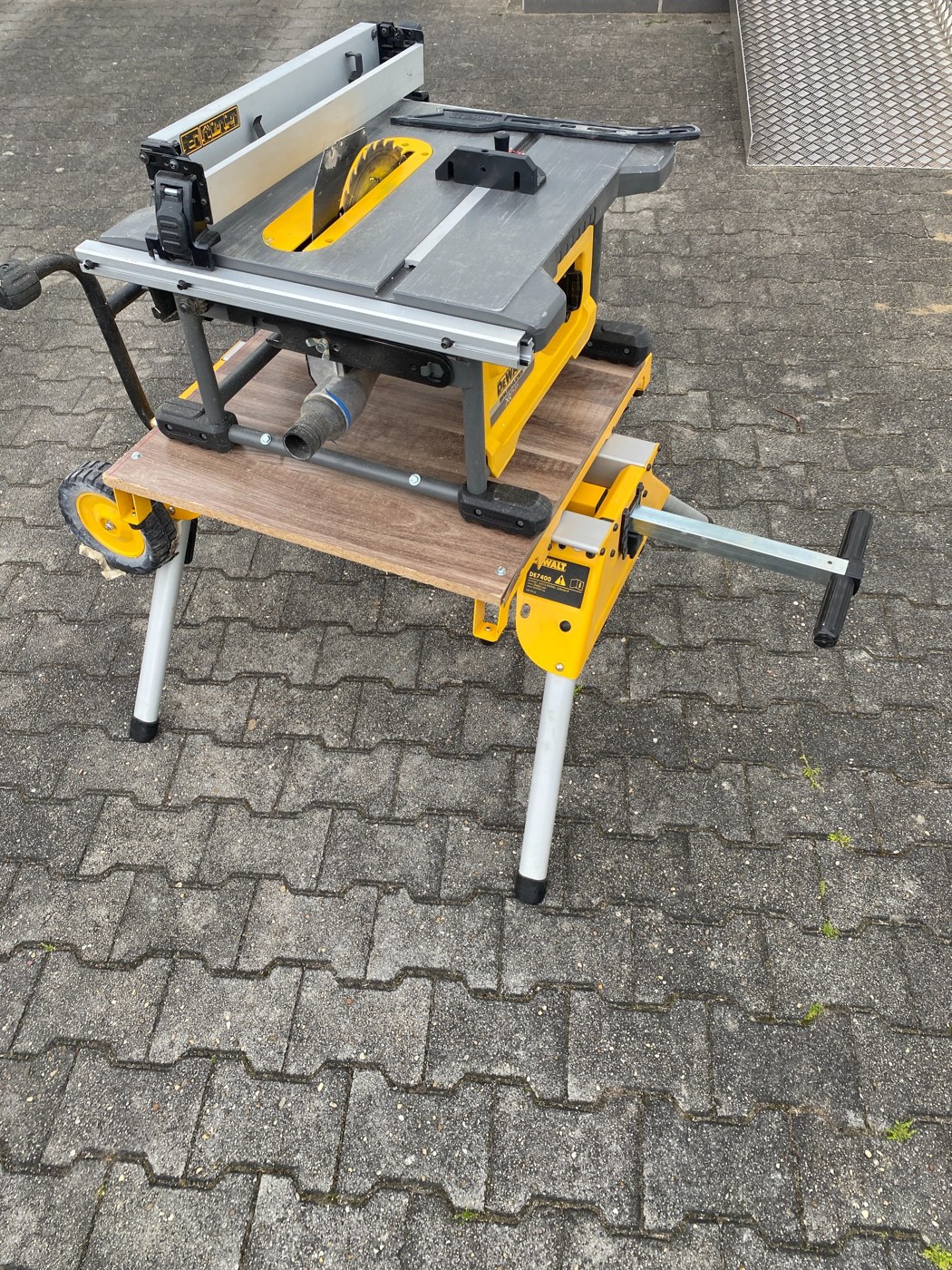 DeWalt 54V FlexVolt Akku-Tischkreissäge Foto