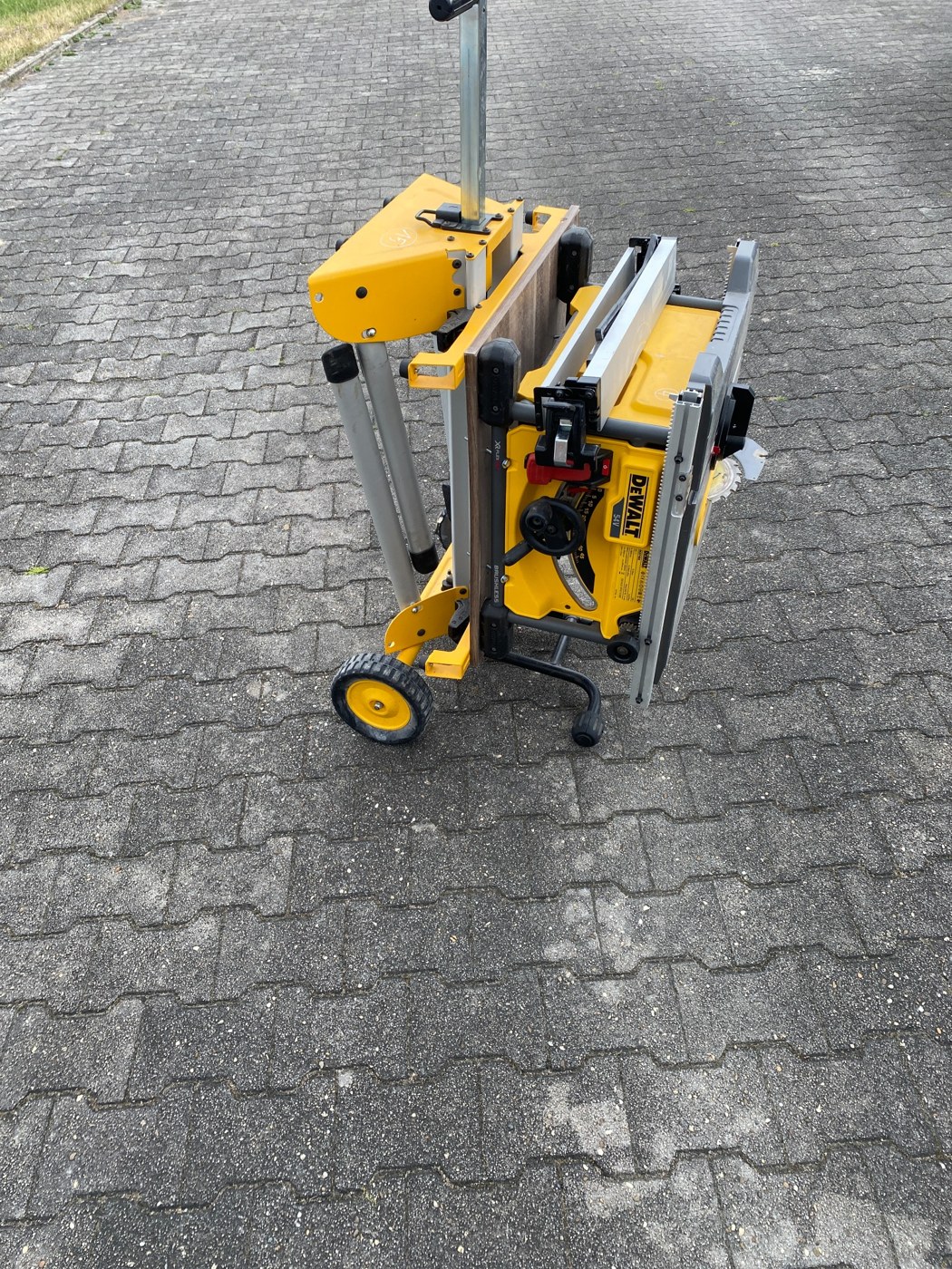 DeWalt 54V FlexVolt Akku-Tischkreissäge Foto